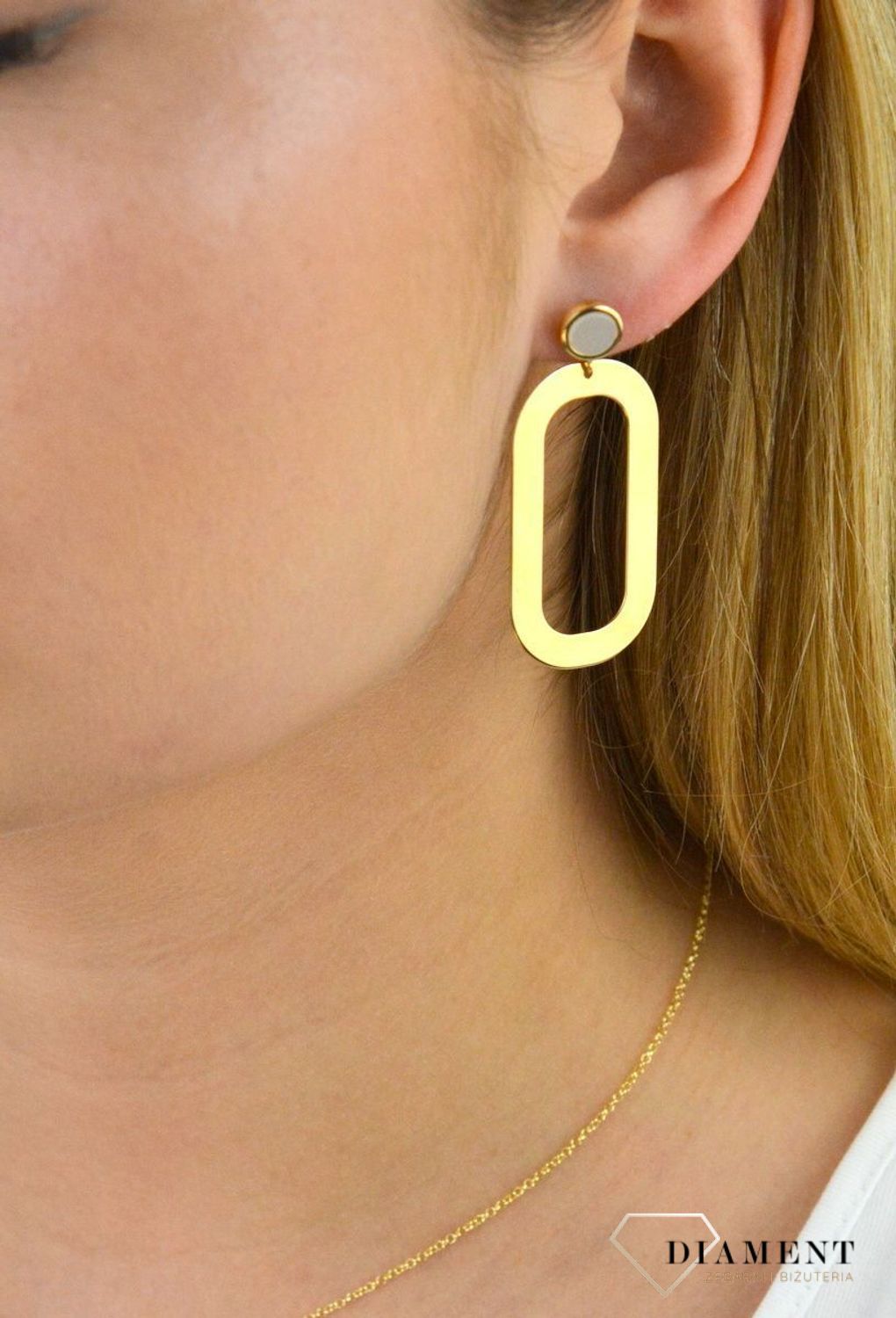 Kolczyki srebrne pozłacane z masą perłową owal DZK386 MPB Z.  Kolczyki srebrne pozłacane. Kolczyki srebrne wiszące. Kolczyki pozłacane owalne. Kolczyki srebrne z masą perłową..jpg